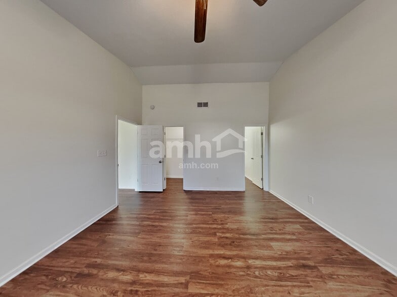 Building Photo - 8284 Shattuck Dr