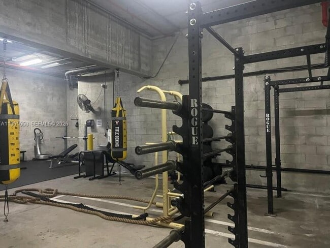 Building Photo - 7910 Harbor Island Dr