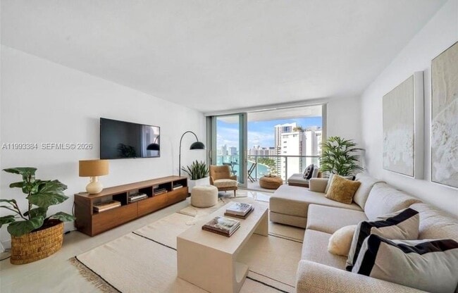 Building Photo - 1000 West Ave