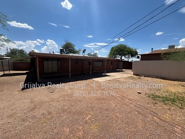 Building Photo - 2116 W Calle Fortunado