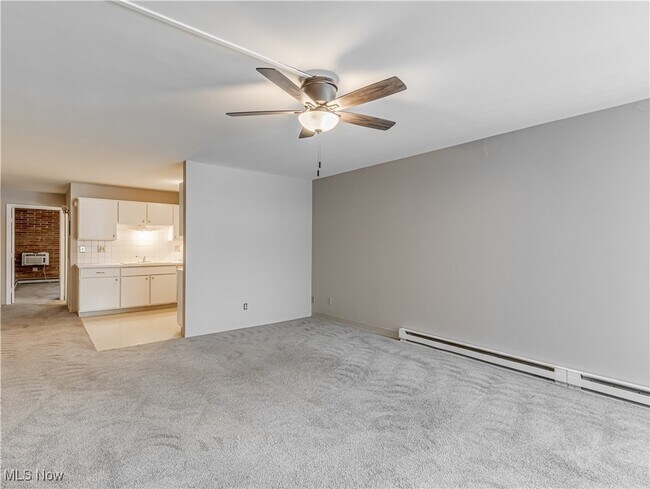 Building Photo - 2331 E Market St