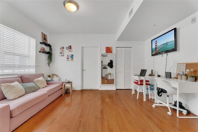 Building Photo - 1542 Drexel Ave