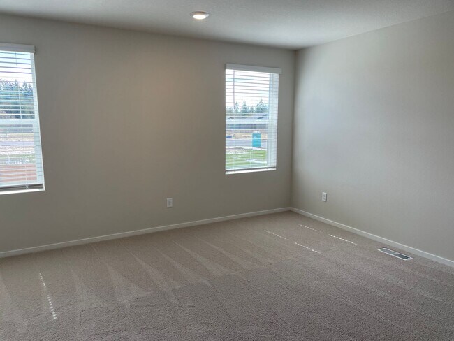 Building Photo - Stunning 4 Bed, 2.5 Bath Home with Premium Finishes, Spacious Layout, and Fenced Backyard!