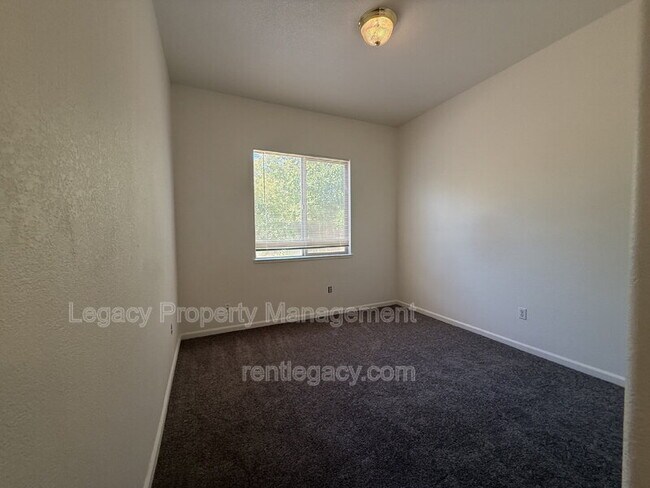 Building Photo - 4312 Accordion Wy