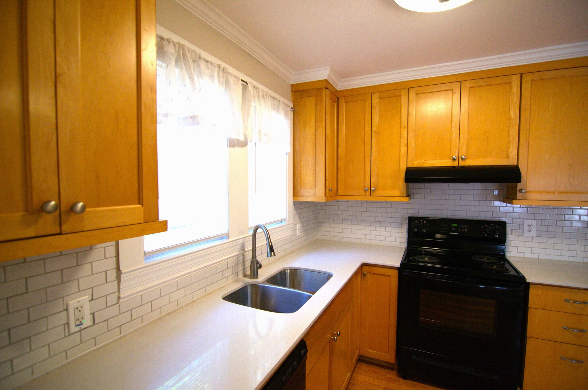 Building Photo - 524 S Confederate Ave