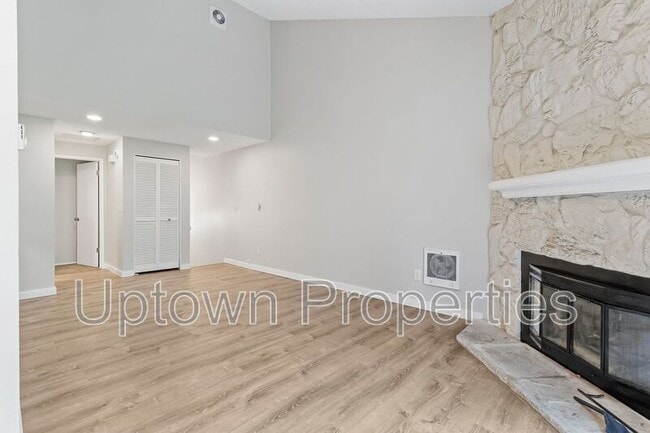 Building Photo - 252 Cervantes Cir