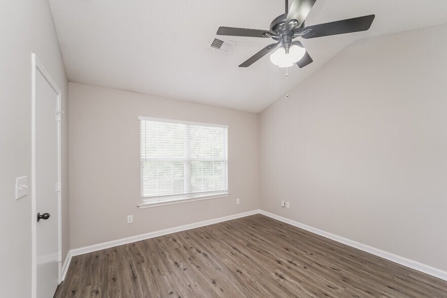 Building Photo - 10342 Battle Ct