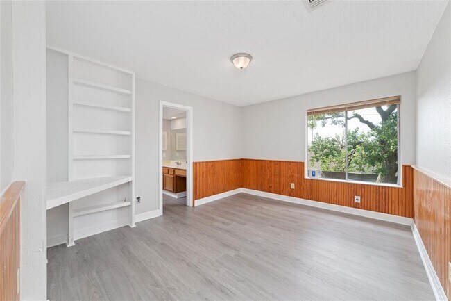 Building Photo - 14651 Via Del Norte Dr