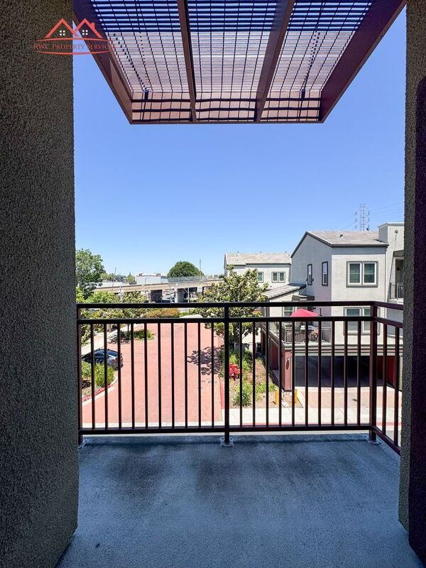 Building Photo - 326 Bautista Pl