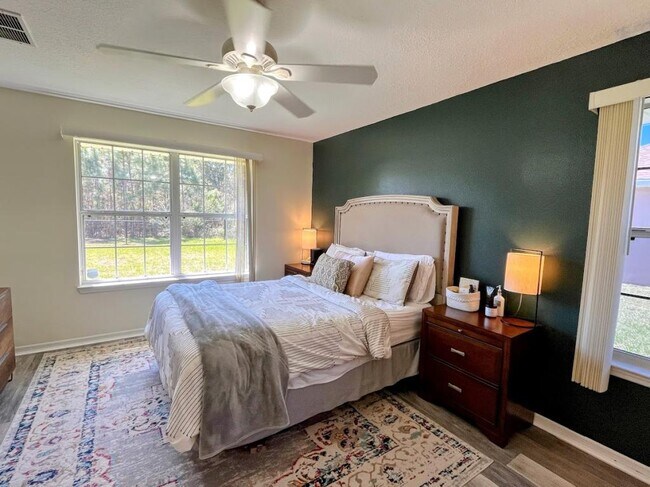 Building Photo - 33 Wheeling Ln