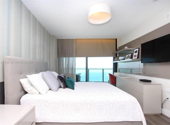 Building Photo - 460 NE 28th St