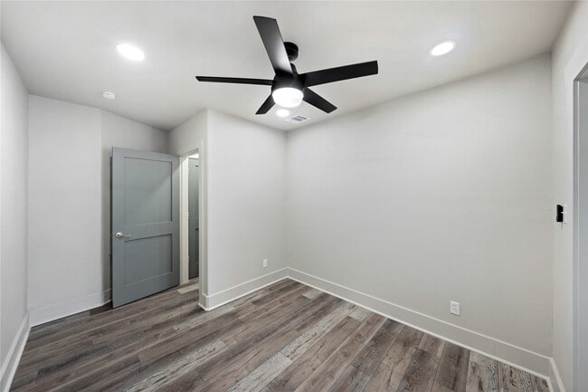 Building Photo - 211 N Milby St