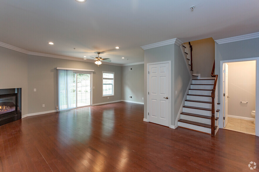 Primary Photo - Fairfield Townhouses At Ridge