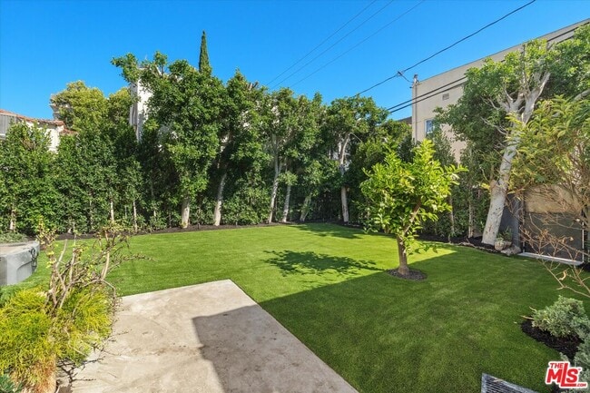 Building Photo - 208 S Rodeo Dr