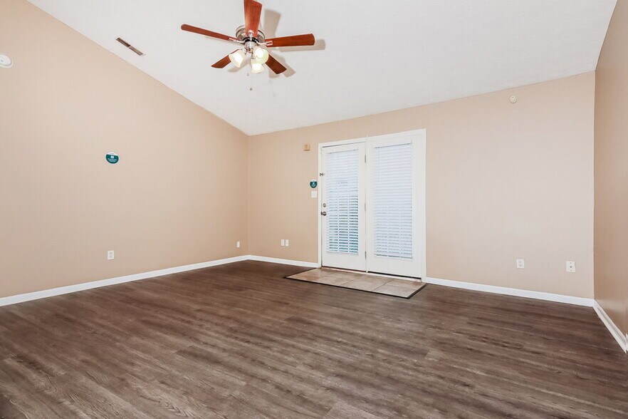 Building Photo - 2628 Lullwater Ln