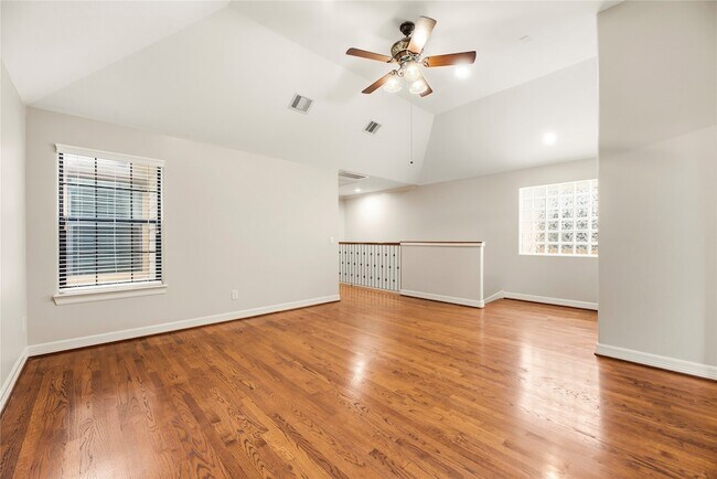 Building Photo - 5728 Petty St