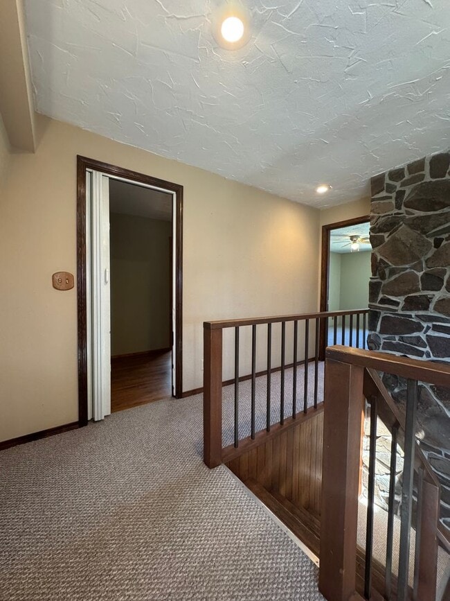 Building Photo - Idyllic 3bd, 2ba Retreat with Loft on 2+ A...