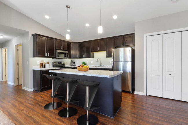 Building Photo - 775 Southwind Dr