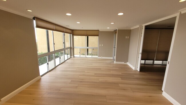 Building Photo - LA JOLLA VILLAGE - Park Prospect - Nice 2 ...