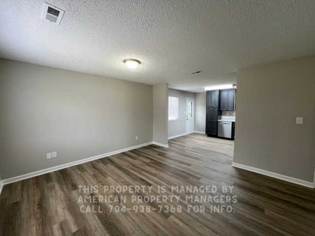 Building Photo - 318 Rustic Rd