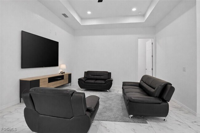 Building Photo - 2513 69th St W