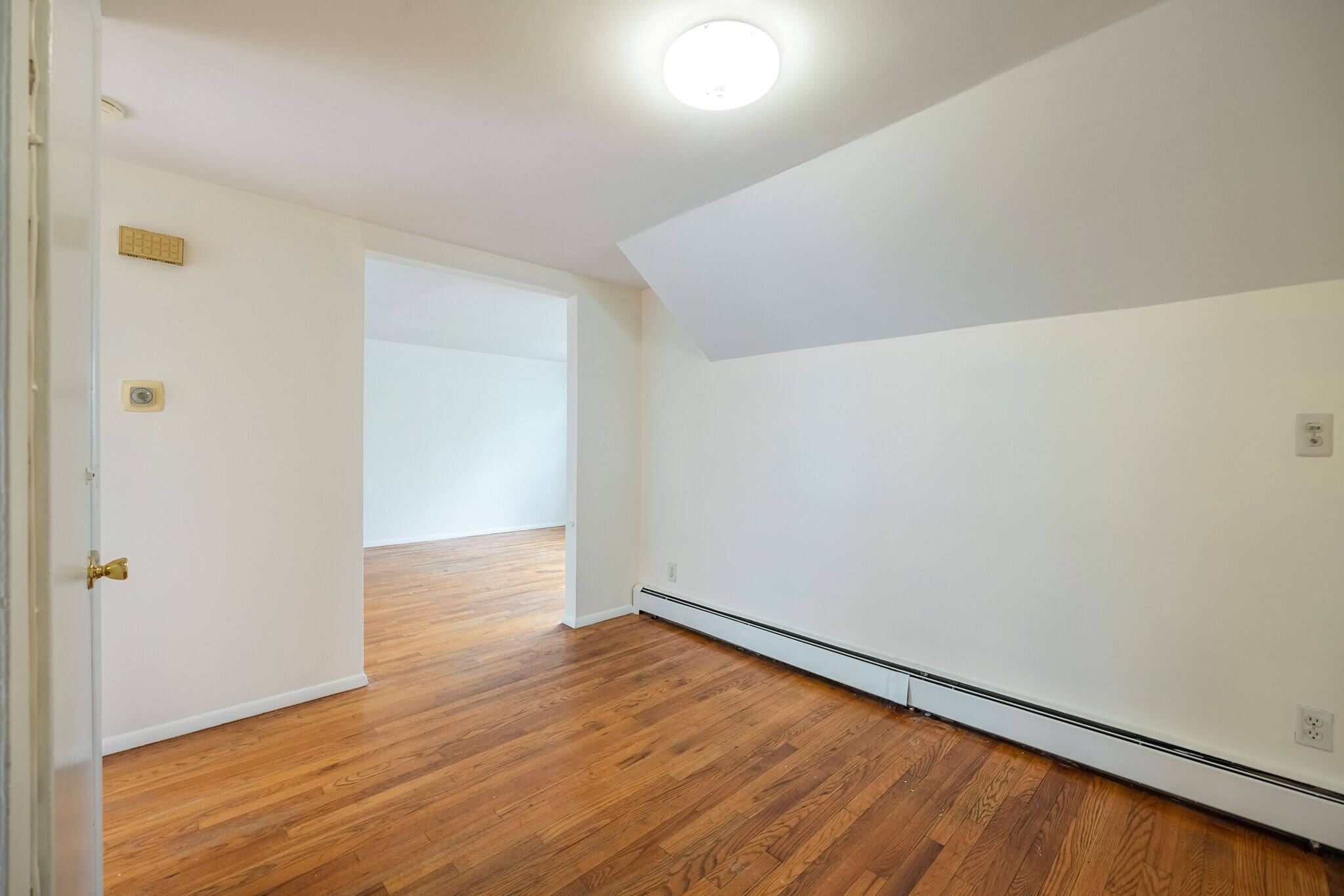Building Photo - 335 10th St