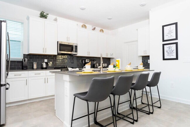 Building Photo - 4319 Scene Ln