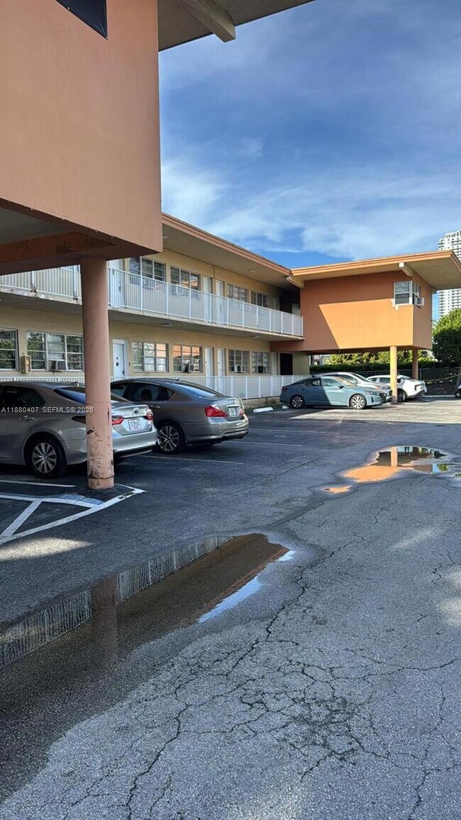 Building Photo - 26 Diplomat Pkwy