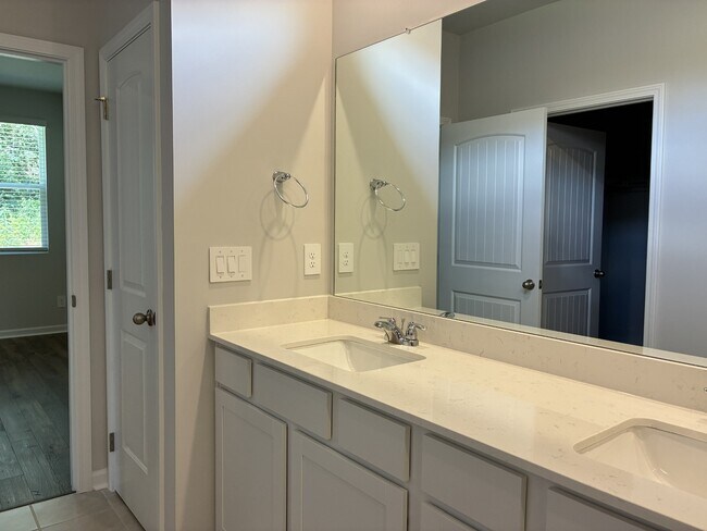 Building Photo - 6619 Japonica Ln