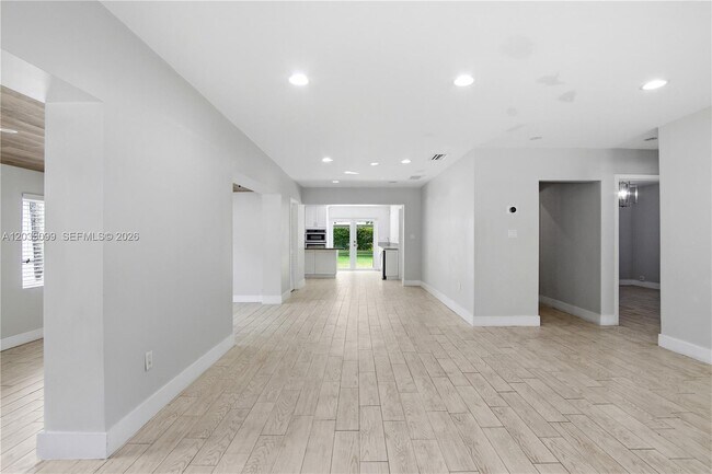 Building Photo - 6511 SW 44th St