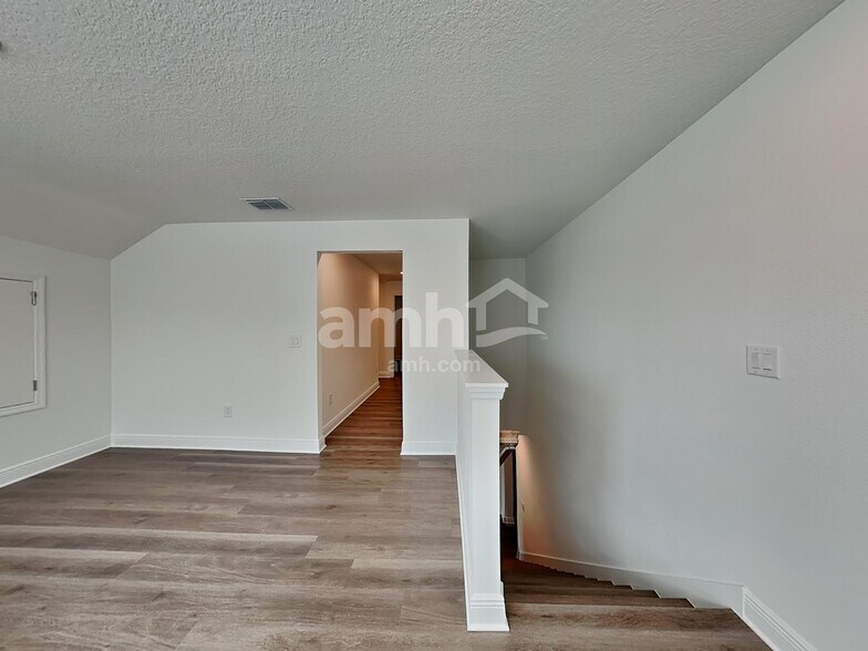 Building Photo - 14526 Cedar ml dr