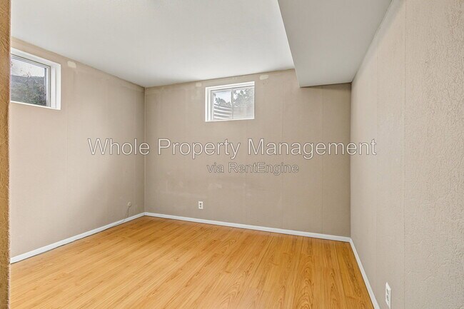 Building Photo - 1406 E 108th Pl