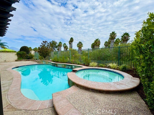 Building Photo - 42 Vela Ct