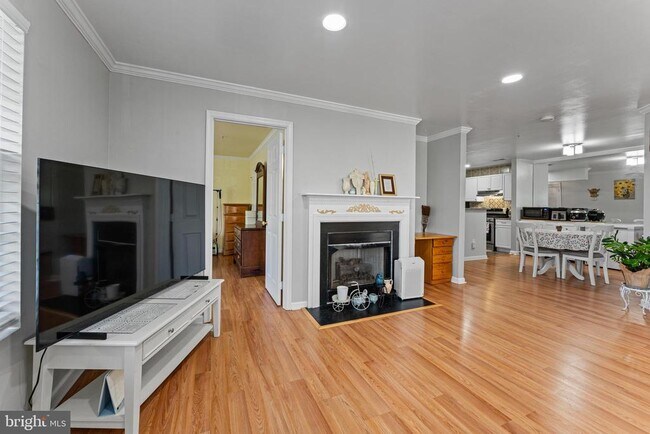 Building Photo - 8099 Lacy Dr