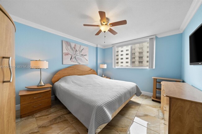 Building Photo - 401 Ocean Dr