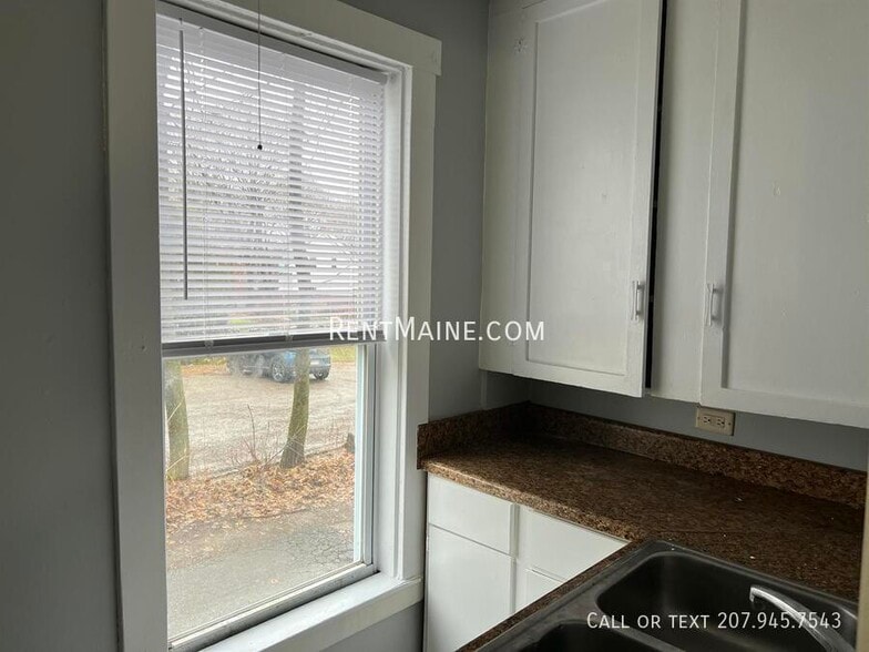 Building Photo - 402-404 Hammond Street Apt.