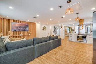 Building Photo - 1814 NW 14th Ave