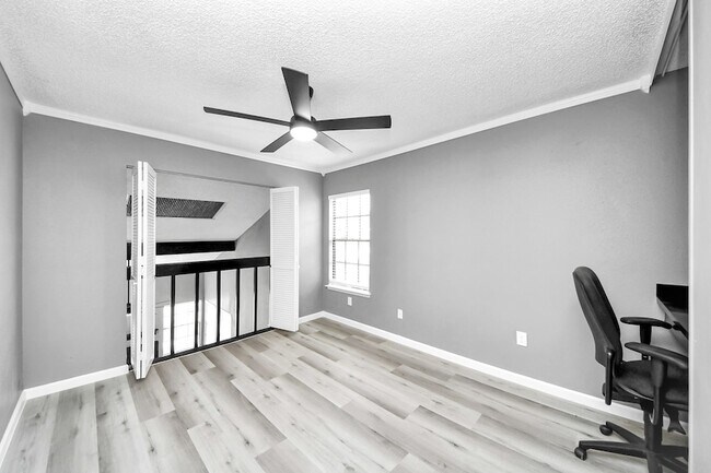 Building Photo - 6281 Ludington Dr