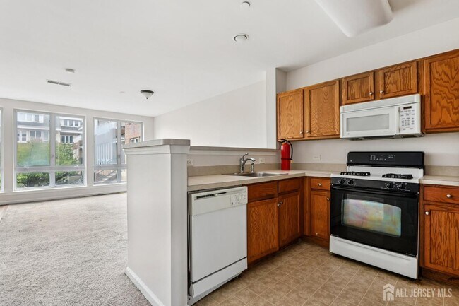 Building Photo - 368 Rector St