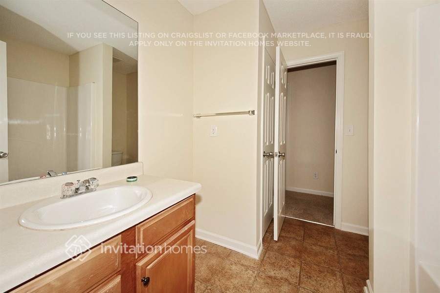 Building Photo - 104 Hidden Creek Dr