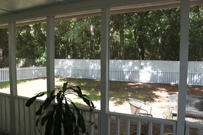 Building Photo - Charming 4 BD Mt. Pleasant Home in Desirab...