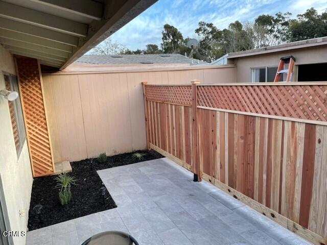 Building Photo - 130 E Alta Green