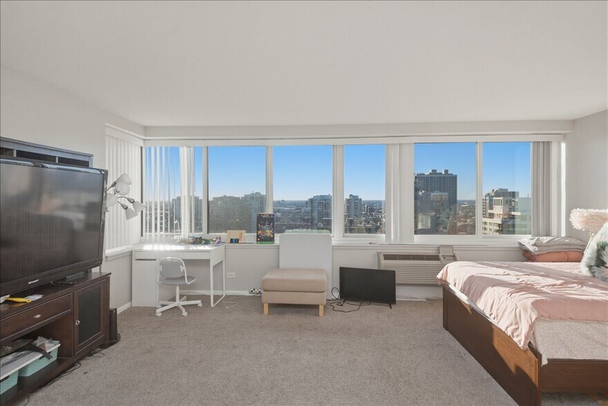 Building Photo - 1440 N Lake Shore Dr