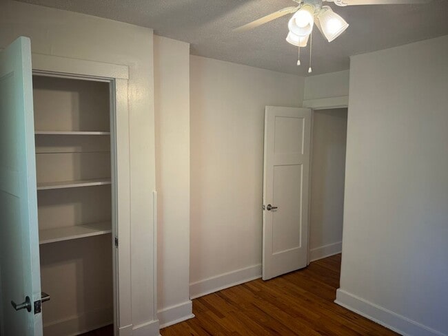 Building Photo - Updated Highland Park Townhome!