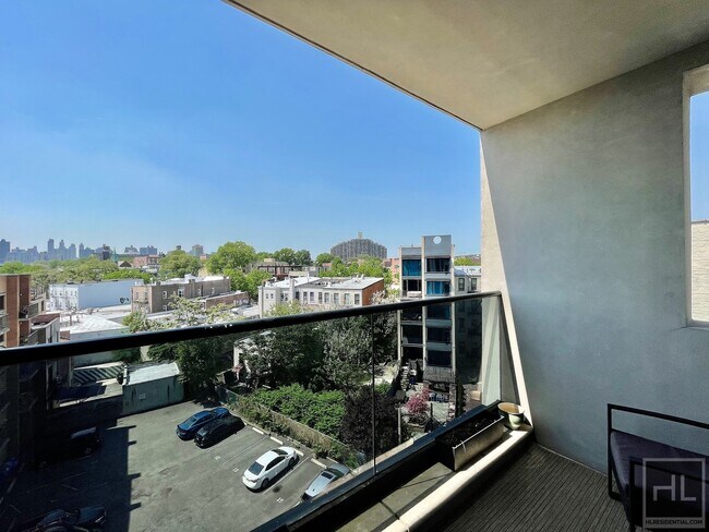 Building Photo - Gorgeous rent stabilized 1 bedroom with ba...