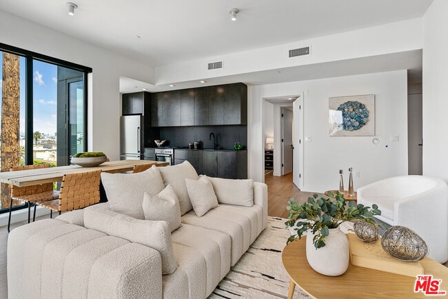 Building Photo - 10700 Tabor St