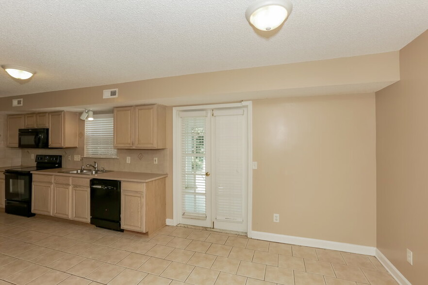 Building Photo - 10404 Wilson Glen Dr