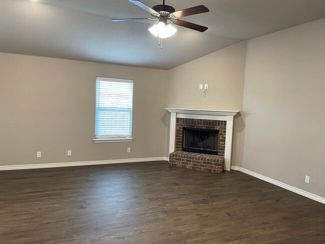 Building Photo - Available Now | **NO PETS*** | Beautiful Single-Story 4 BR, 2.5 Bath | Covered Patio | Close to F...