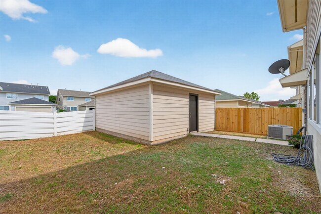 Building Photo - 19515 Fletcher Way Dr