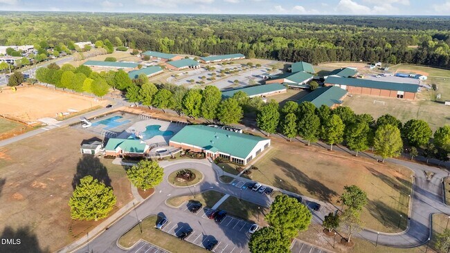 Building Photo - 225 Woodson Dr